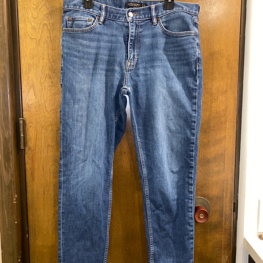 Banana Republic Athletic Tapered Rapid Movement Denim Jean Medium Wash 33x30